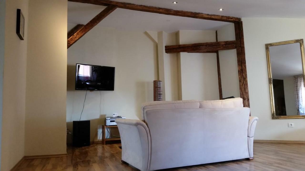 Апартаменты Apartament Central Орадя Экстерьер фото